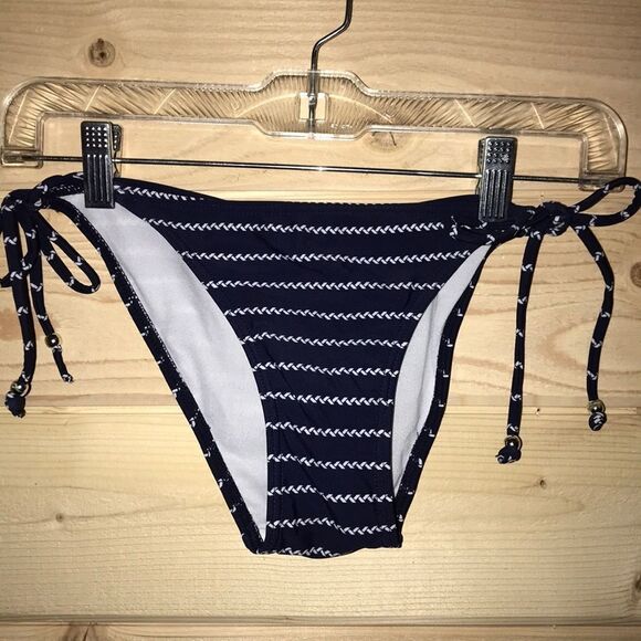 Want Bikini‎ Bottoms - Picture 2 of 8